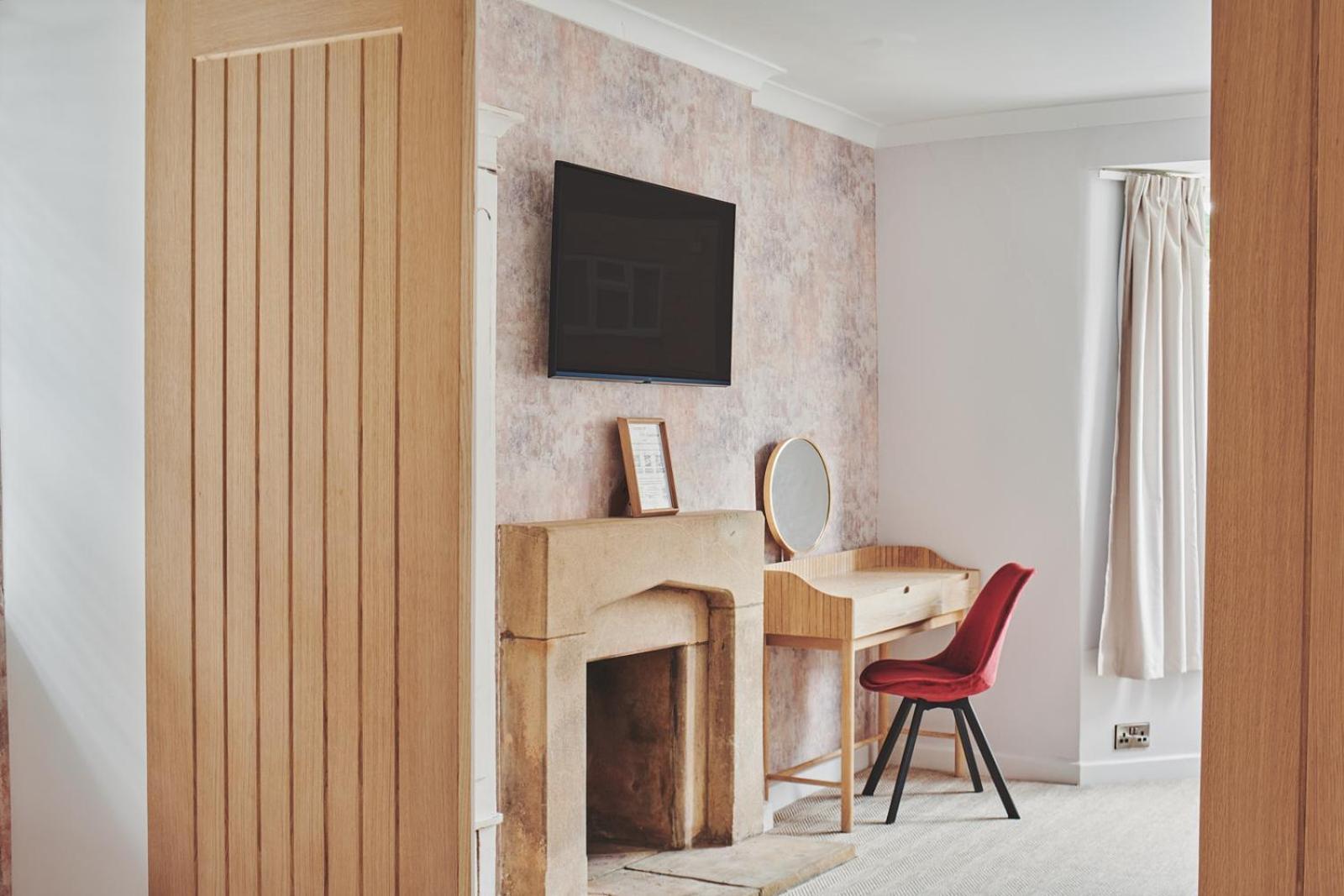 The Lansdowne Guest House Bourton-on-the-Water Dış mekan fotoğraf Interior doors