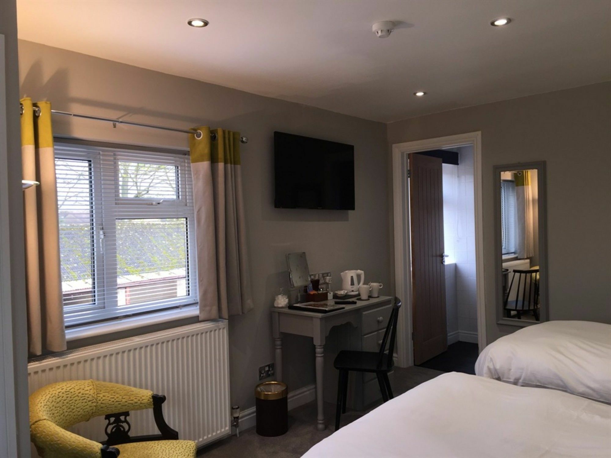 The Lansdowne Guest House Bourton-on-the-Water Dış mekan fotoğraf A room at the hotel
