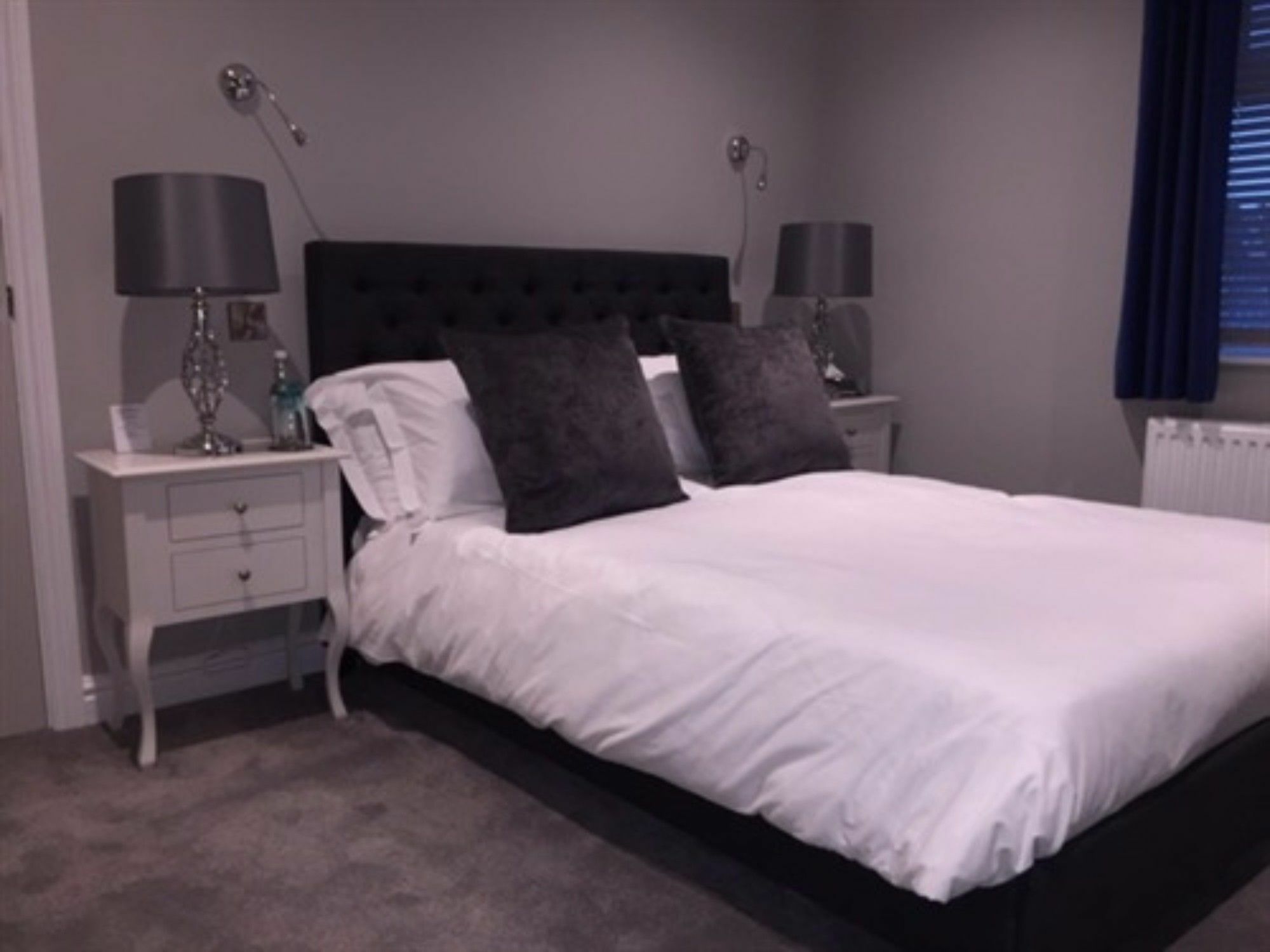 The Lansdowne Guest House Bourton-on-the-Water Dış mekan fotoğraf A bedroom at the hotel
