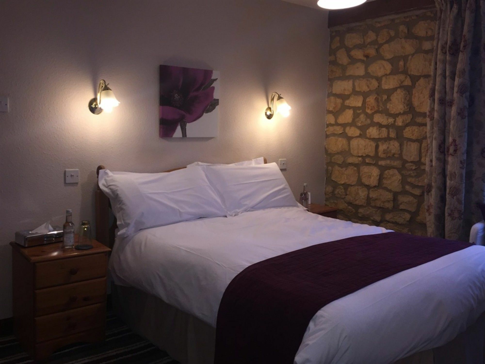 The Lansdowne Guest House Bourton-on-the-Water Dış mekan fotoğraf A bedroom at the hotel